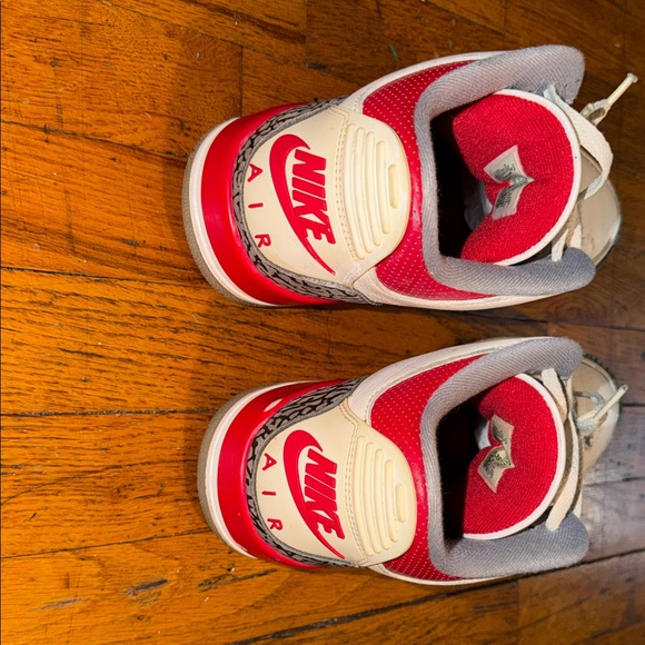 Jordan 3 Fire Red - Picture 4 of 9